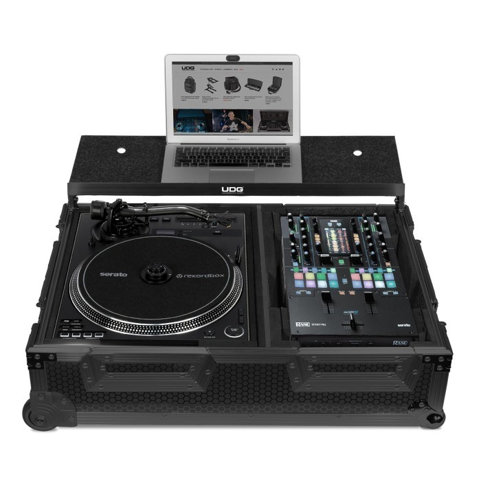 Ultimate Flight Case Scratch